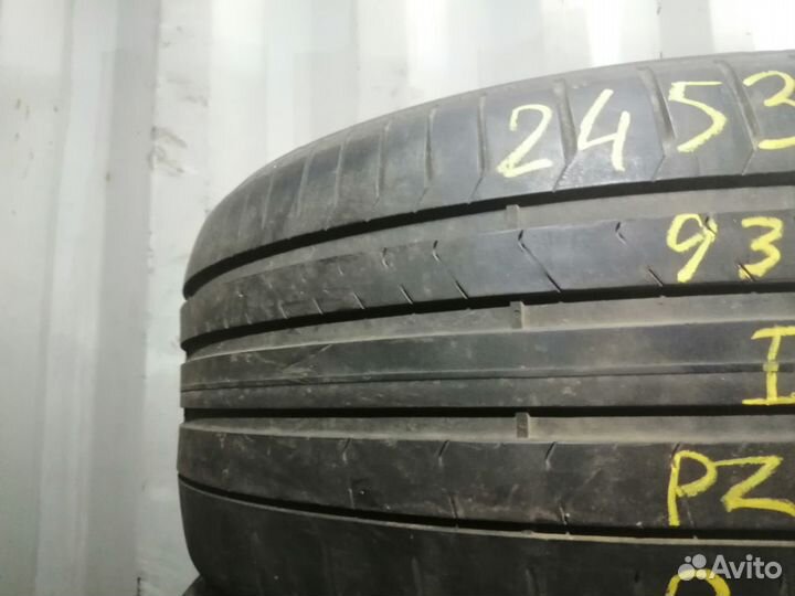 Pirelli P Zero PZ4 245/35 R19