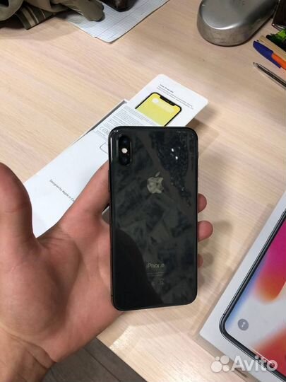 iPhone X, 64 ГБ