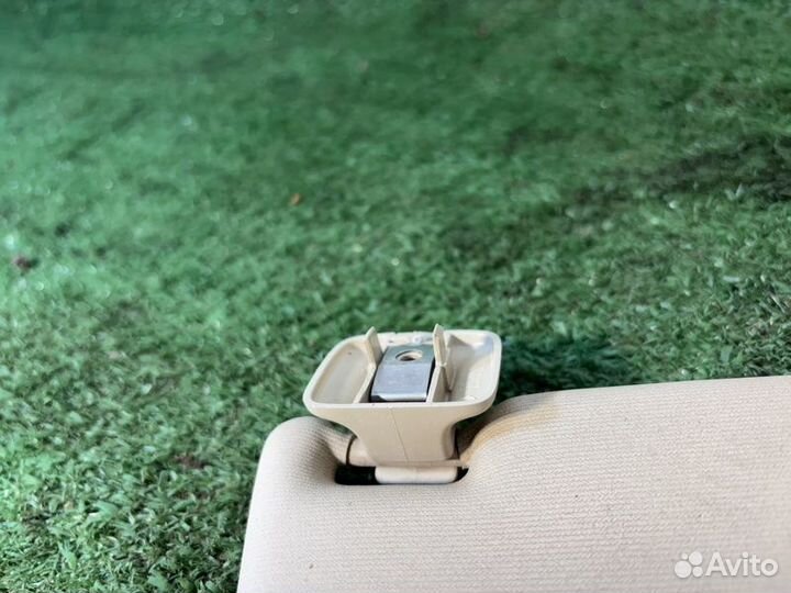 Козырек солнцезащитный передний правый Volkswagen