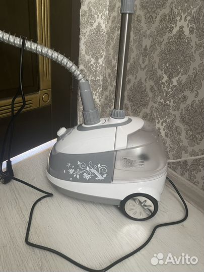 Отпариватель для одежды вертикальный