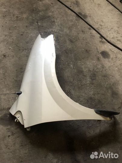 Крыло правое Mazda Mpv 99-06