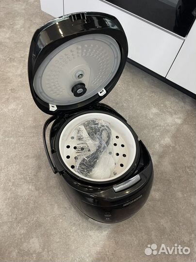 Мультиварка redmond новая