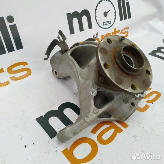 Кулак поворотный передний правый Volkswagen Tiguan