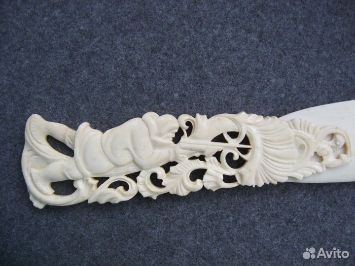 Костяной для вскрытия конвертов охотник