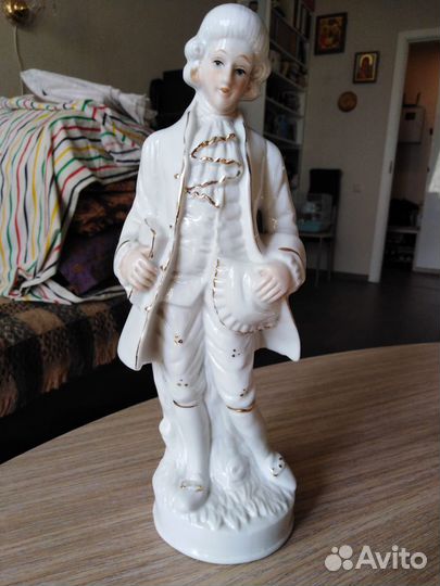 Фарфоровые статуэтки