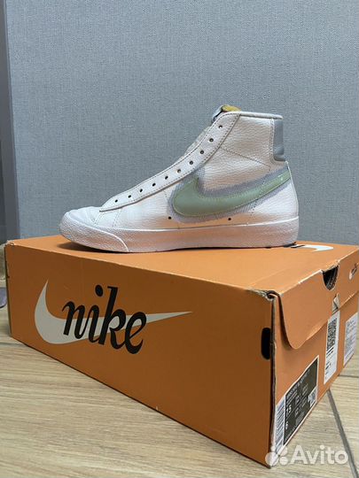 Женские кроссовки Nike Blazer