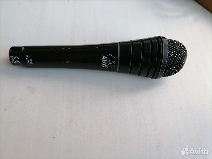 Вокальный микрофон AKG D3700
