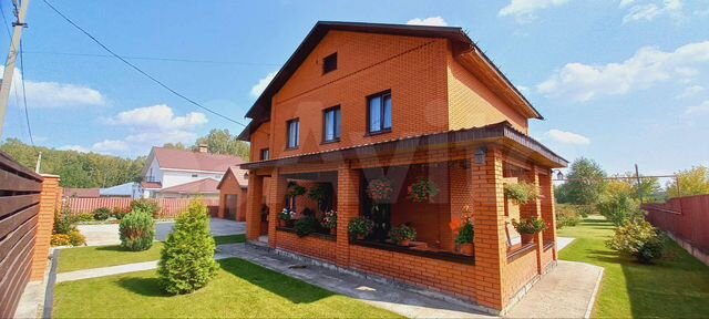 Коттедж 300 м² на участке 12 сот.