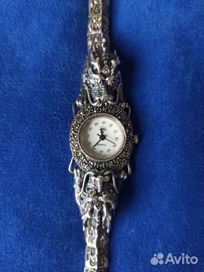 Часы женские с драконами