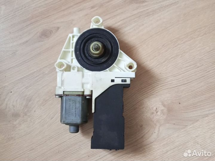 Моторчик стеклоподъемника на peugeot 407