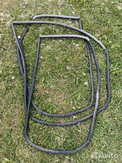 Уплотнитель двери audi a6/100 c4