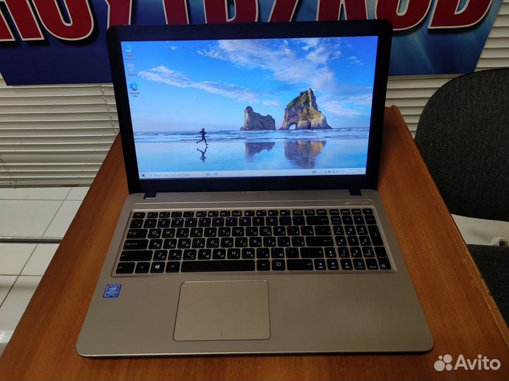 Ноутбук Asus / 4 ядра / 256ssd / гарантия
