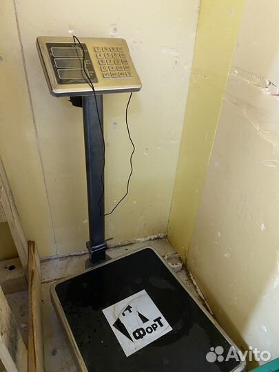 Весы напольные электронные до 300кг