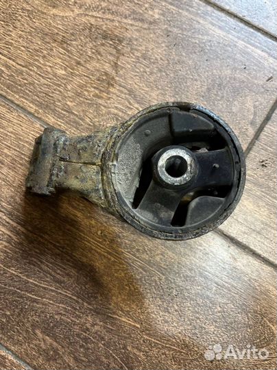 Опора двигателя задняя Opel Vectra C 2002-2008