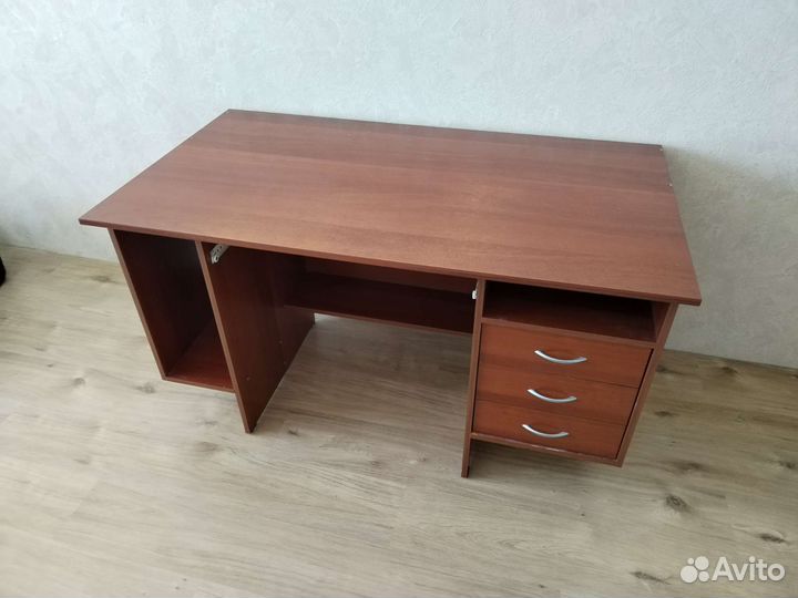 Письменный стол для школьника бу