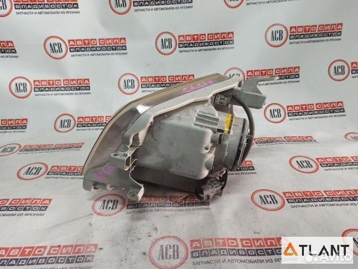 Фара правая toyota sienta