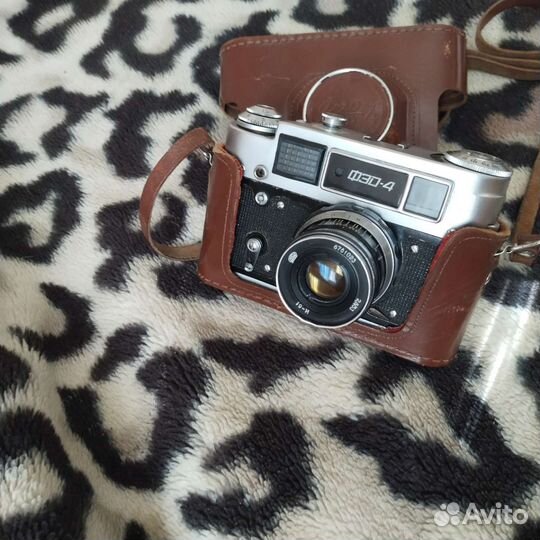 Плёночный фотоаппарат фэд-4