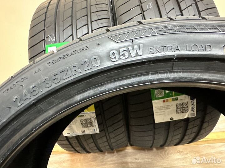 Kapsen RS26 Practical Max HP 245/35 R20 и 275/30 R20 105Y