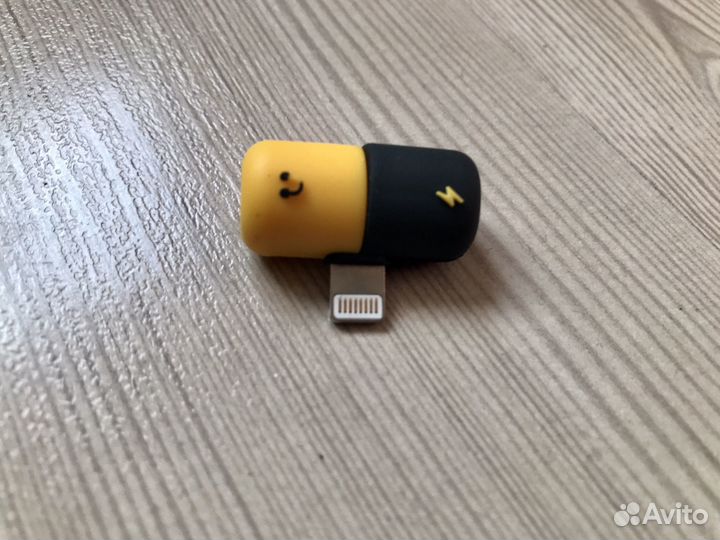 Переходник для наушников зарядки iPhone