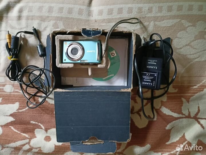 Компактный фотоаппарат