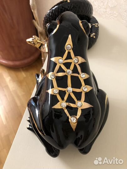 Фарфоровые статуэтки змея, лягушка Lefard