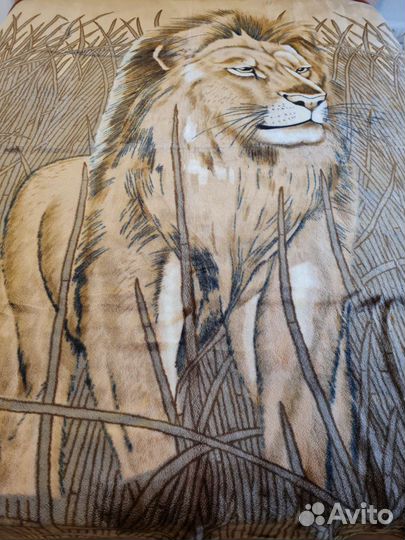 Пледы и покрывало