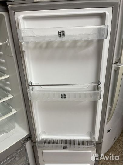 Компактный холодильник Samsung