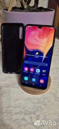 Samsung Galaxy A50, 4/64 ГБ