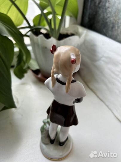 Школьница Девочка с портфелем Фарфор лфз