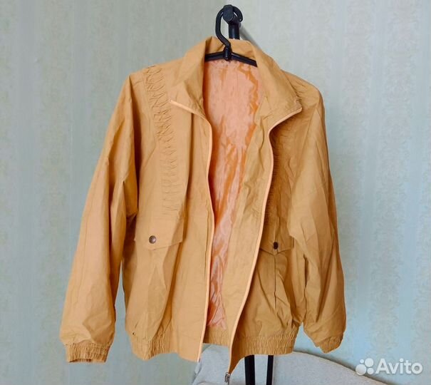 Ветровка женская р.М