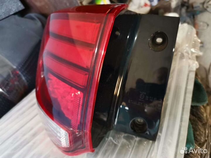 Фонарь задний левый mitsubishi outlander 3
