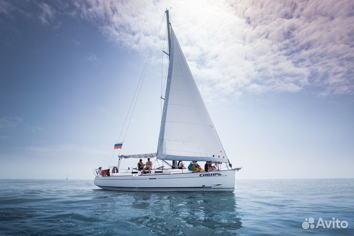 Морская прогулка на парусной яхте в Адлере