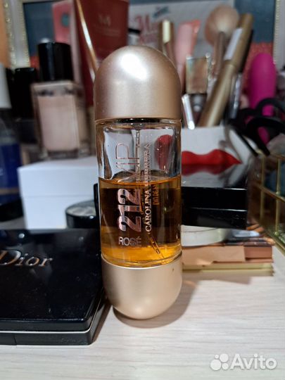 Парфюм karolina herrera