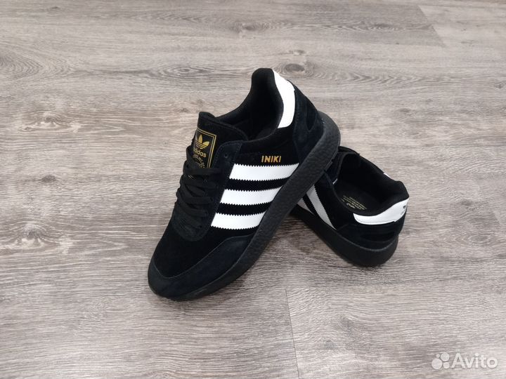 Кроссовки новые