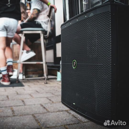 Сабвуфер Mackie Thump115S