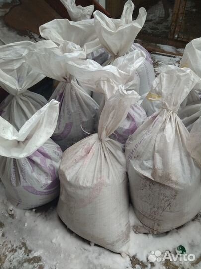 Куриный помёт в мешках