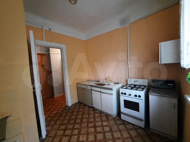 Комната 14,8 м² в 3-к., 2/4 эт.