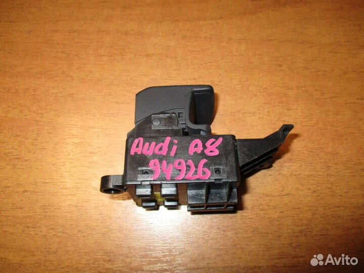 Кнопка фиксатора стояночного тормоза Audi A8 (D3)