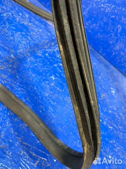 Уплотнитель двери передний Mercedes-Benz Cla-Class