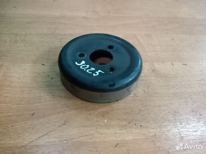 Водяной насос Шкив помпы Mazda MPV II (LW) L3