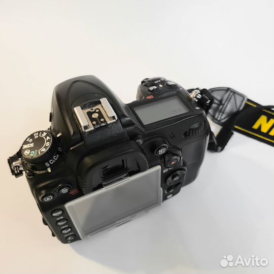 Зеркальна фотокамера Nikon d7000 или комплектом