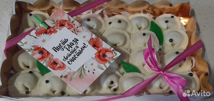 Шоколадные, зефирные пельмени, чеснок, грибы