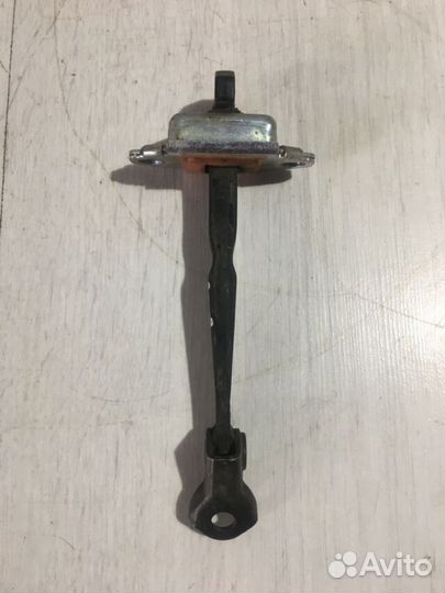 Ограничитель двери KIA cerato 2 1.6 мт седан