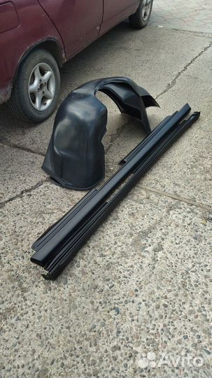 Подкрылки передние 2110-12