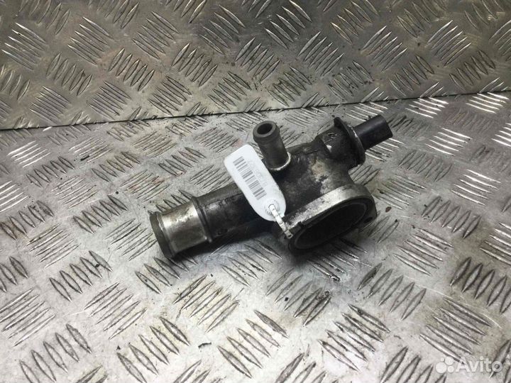 Фланец (тройник) системы охлаждения Фольксваген Би