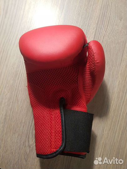 Боксерские перчатки