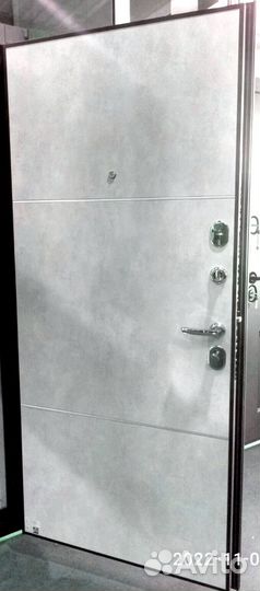 Входная дверь Феникс бетон графит / бетон снежный