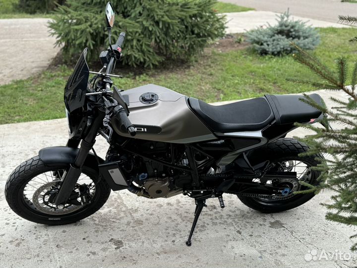 Husqvarna svartpilen 701