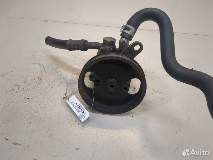 Гур Nissan Almera Tino, 2005