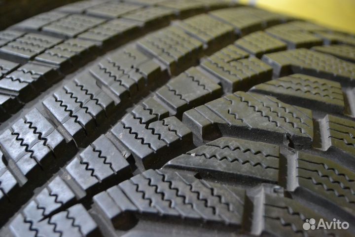 Hankook Winter I'Cept Evo2 W320 245/45 R18